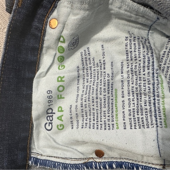 Gap jeans size 33x34, slim straight, "worn dark" color, cotton blend, spring - Picture 9 of 10